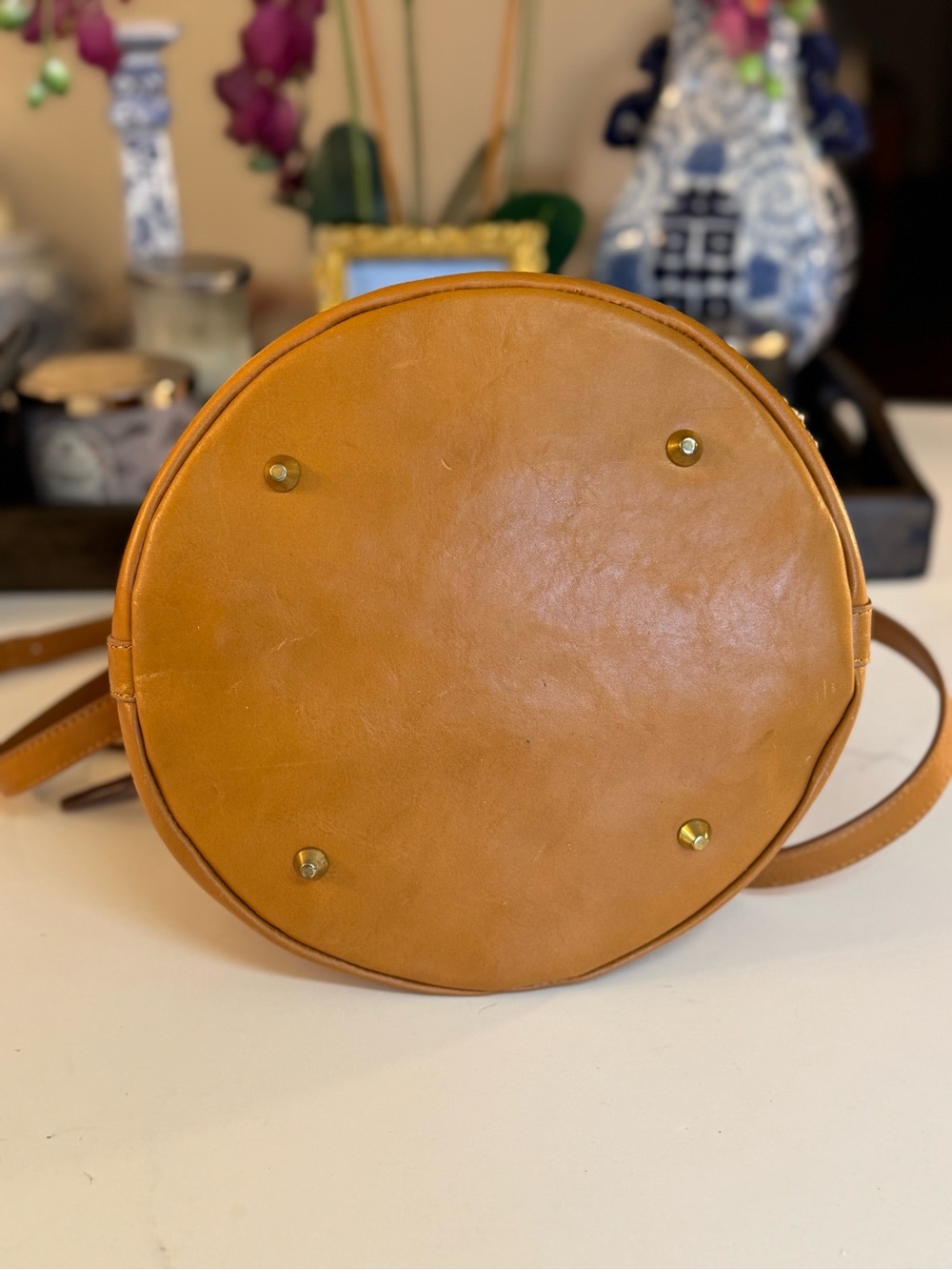 ๐๐คDIVINA FIRENZE NATURAL RAFFIA WOVEN AND TAN LEATHER BUCKET BAG! - Picture 7 of 11